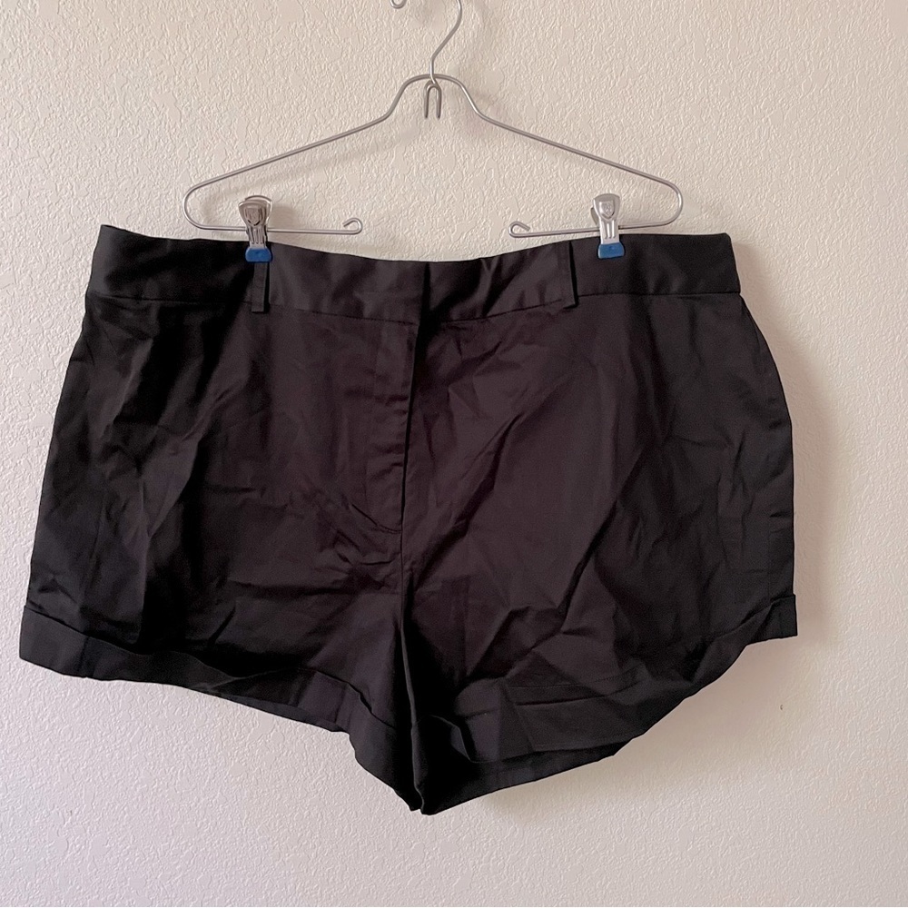 Women’s Danielle Bernstein cuffed shorts